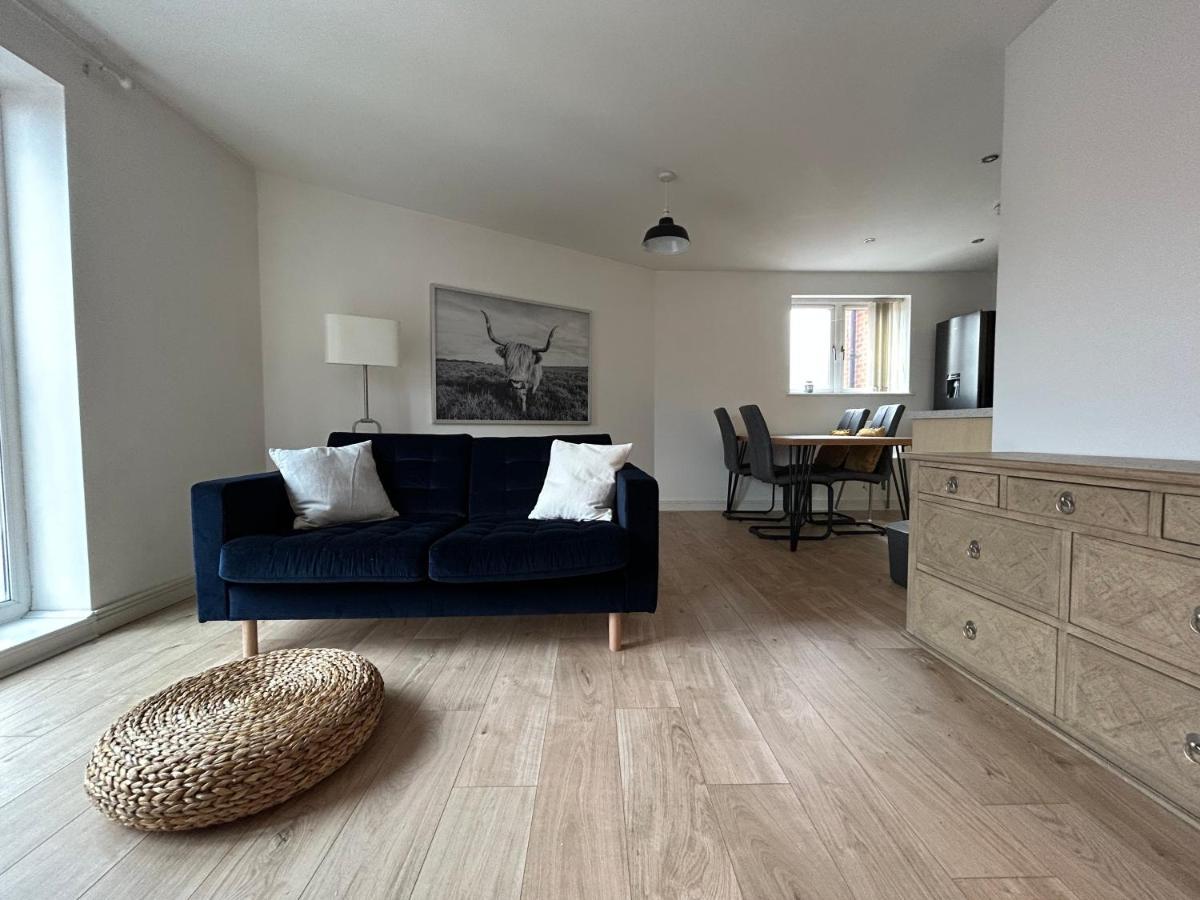Apartment 2 Bedroom In Prime Location With Secure Parking Stafford